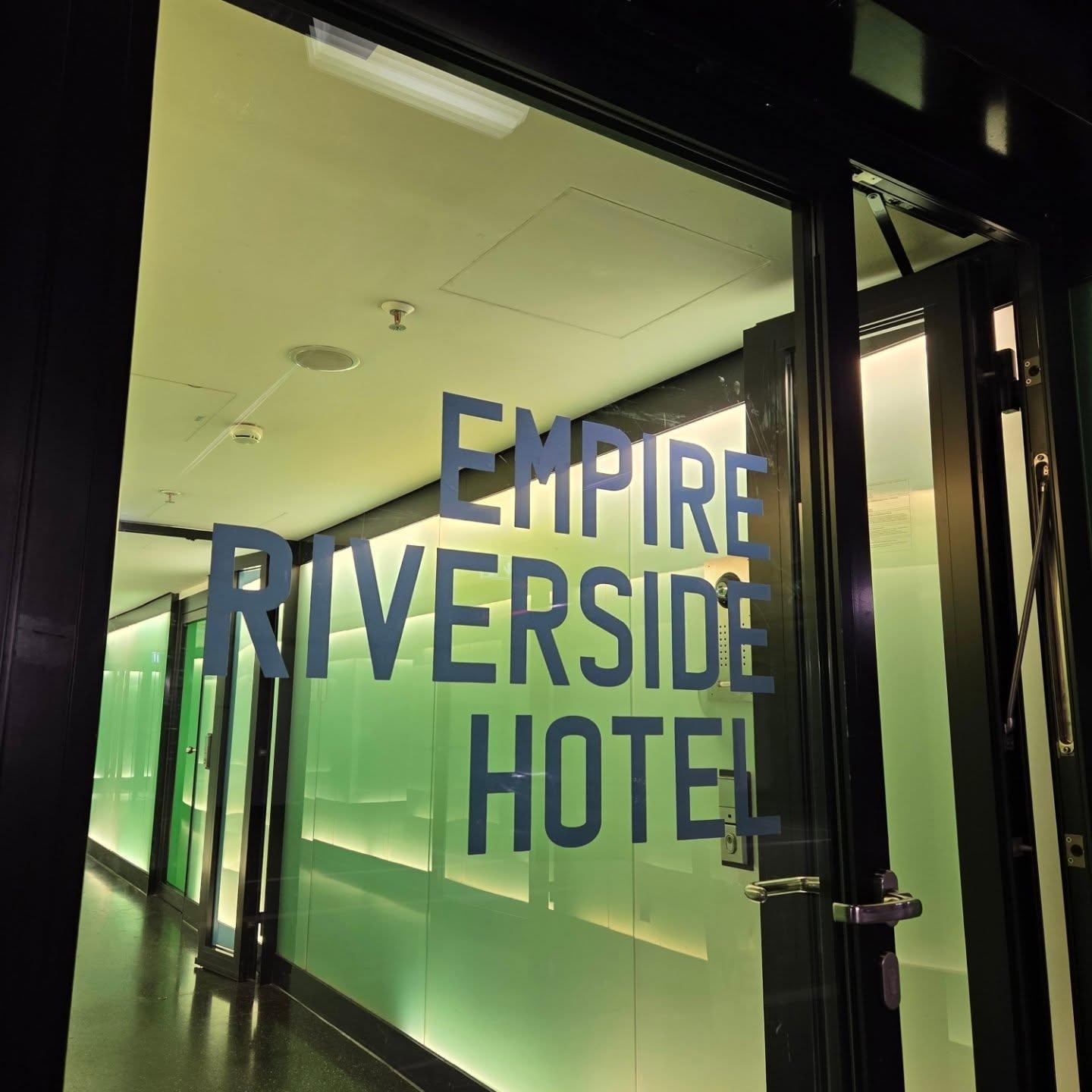 Empire Riverside Hotel Beschilderung Foto 4