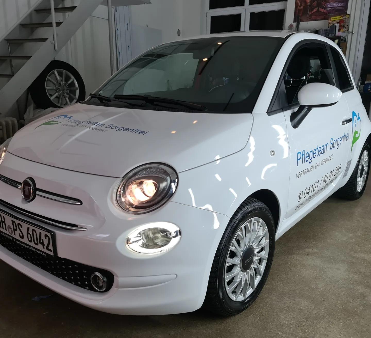 Pflege Auto Fahrzeugbeschriftung
